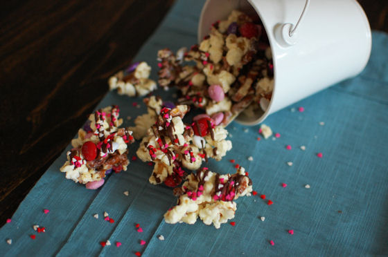 Holiday Popcorn Bark