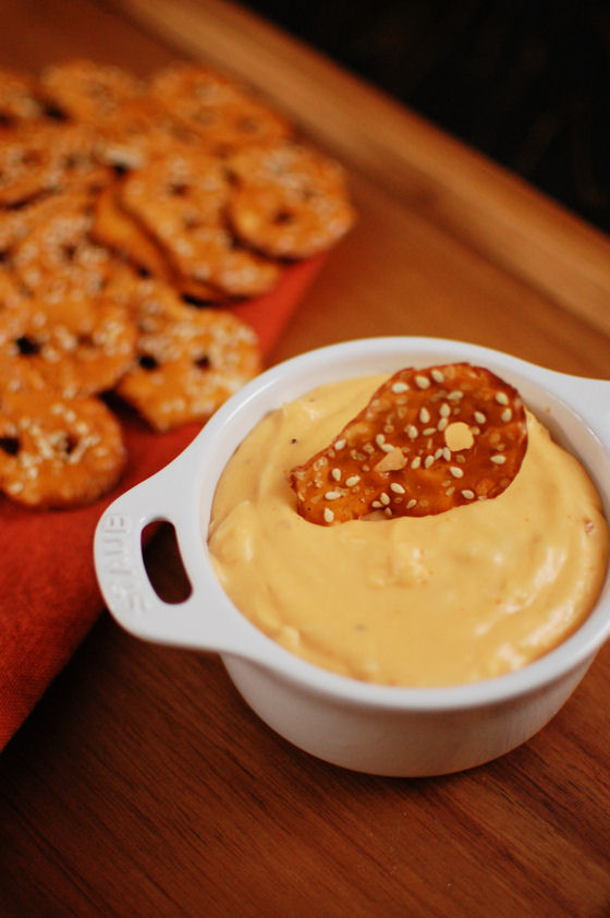 Roasted Garlic And Sriracha Cheese Dip